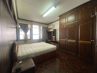 À louer 3 chambres appartement à Khlong Toei, Bangkok