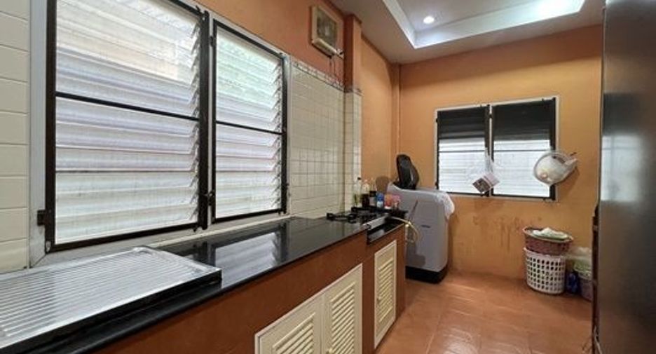 For sale 4 bedrooms house in Min Buri, Bangkok