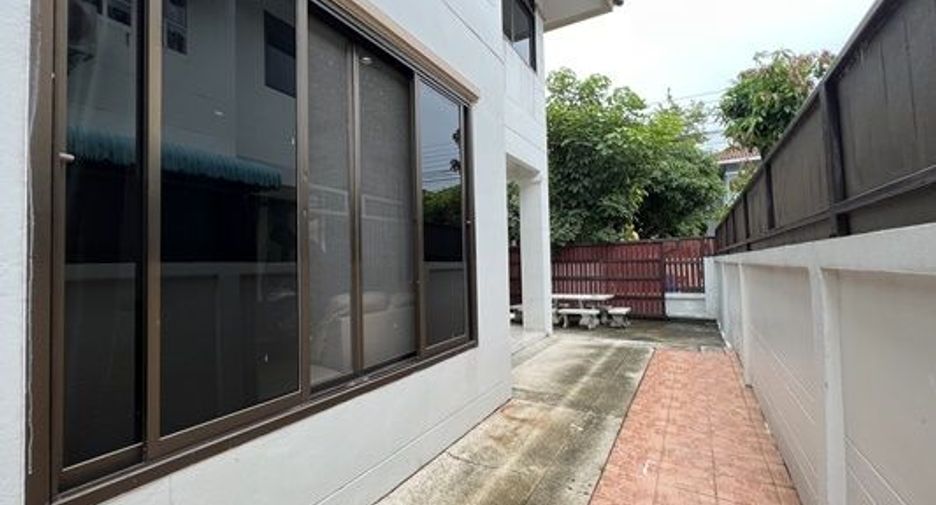 For sale 4 bedrooms house in Min Buri, Bangkok