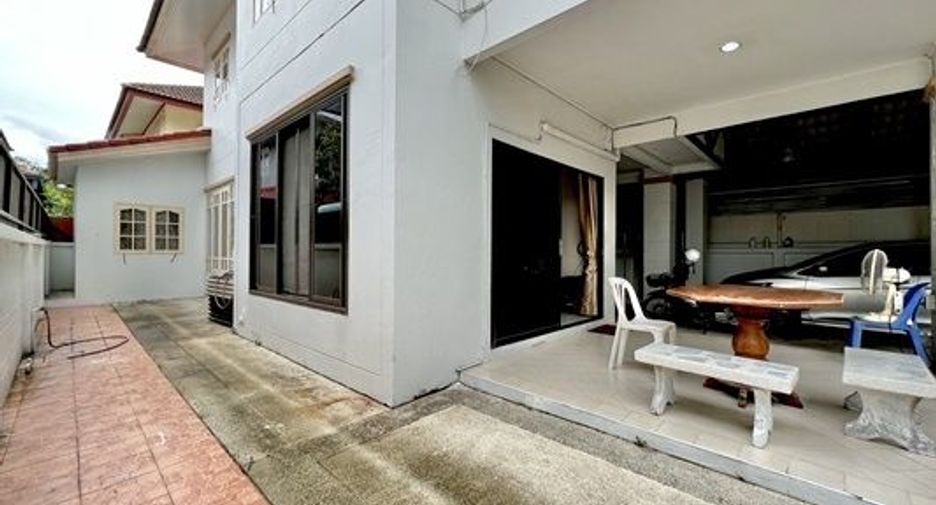 For sale 4 bedrooms house in Min Buri, Bangkok