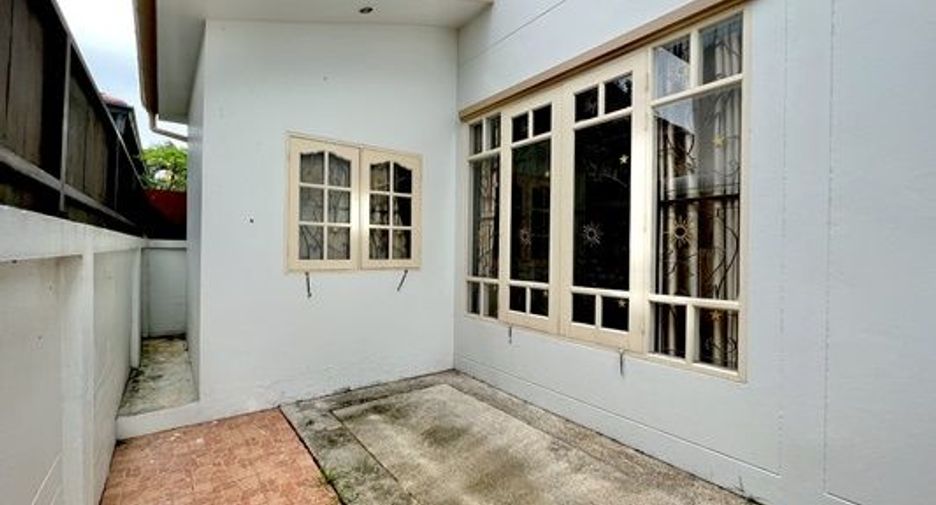 For sale 4 bedrooms house in Min Buri, Bangkok