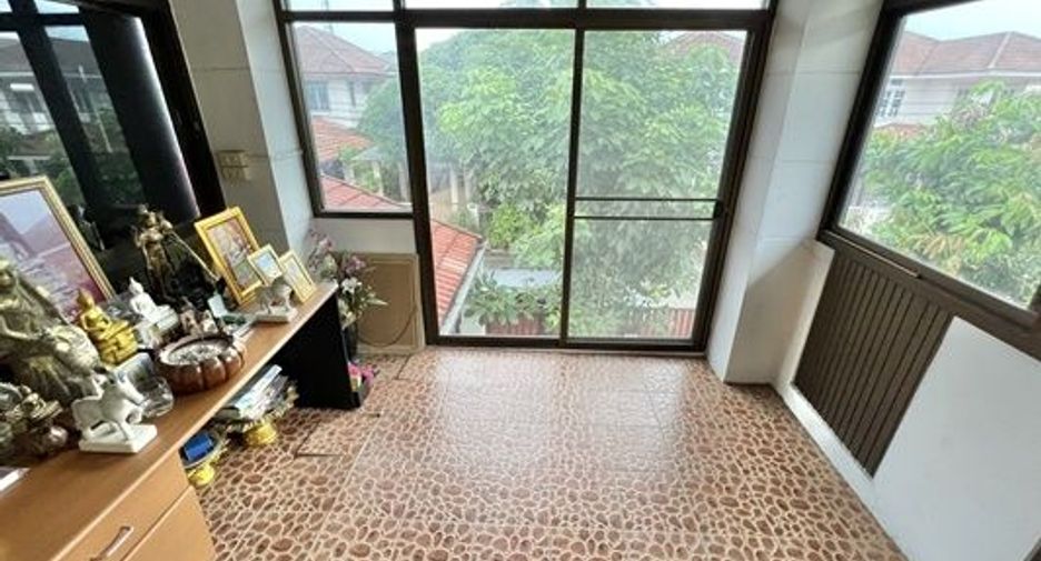 For sale 4 bedrooms house in Min Buri, Bangkok