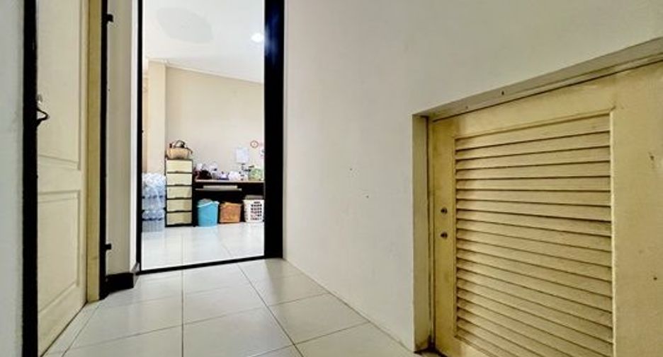 For sale 4 bedrooms house in Min Buri, Bangkok