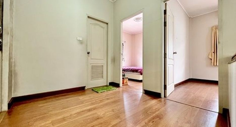 For sale 4 bedrooms house in Min Buri, Bangkok