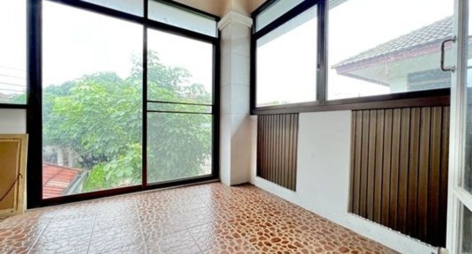 For sale 4 bedrooms house in Min Buri, Bangkok