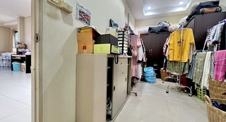 For sale 4 bedrooms house in Min Buri, Bangkok