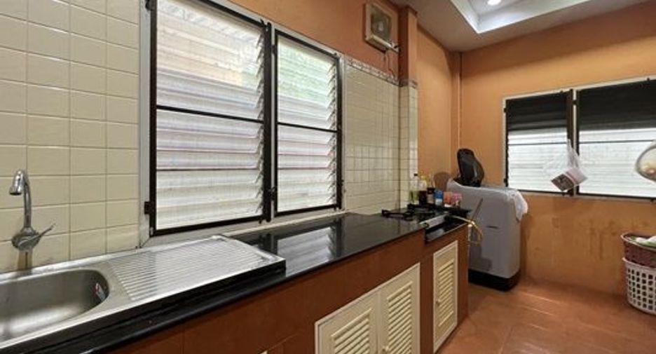 For sale 4 bedrooms house in Min Buri, Bangkok