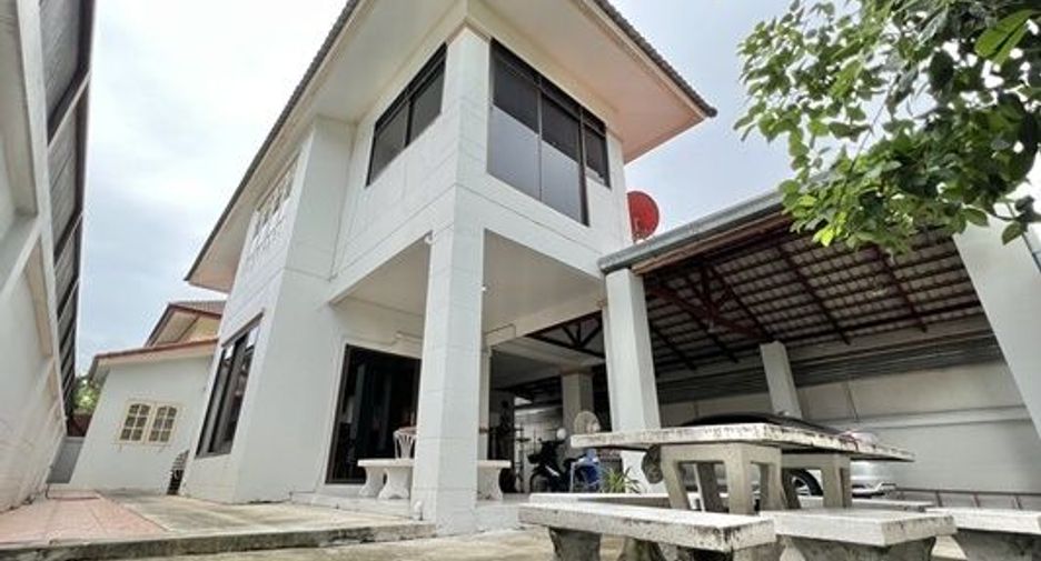 For sale 4 bedrooms house in Min Buri, Bangkok