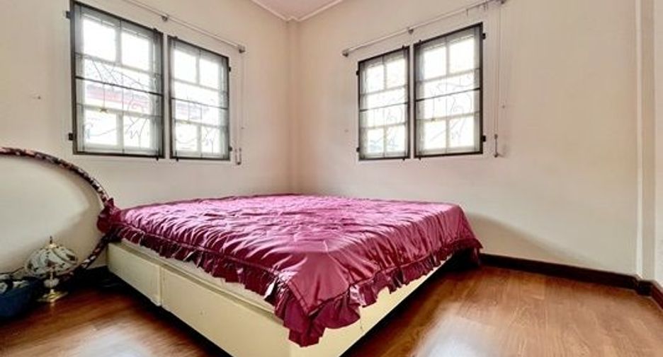 For sale 4 bedrooms house in Min Buri, Bangkok