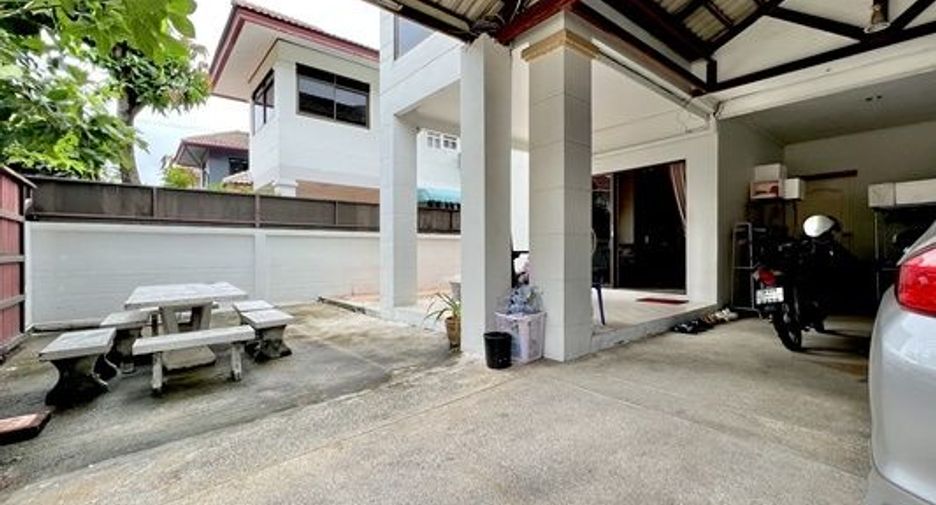 For sale 4 bedrooms house in Min Buri, Bangkok