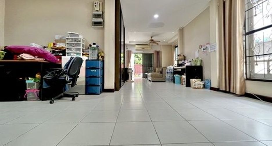 For sale 4 bedrooms house in Min Buri, Bangkok