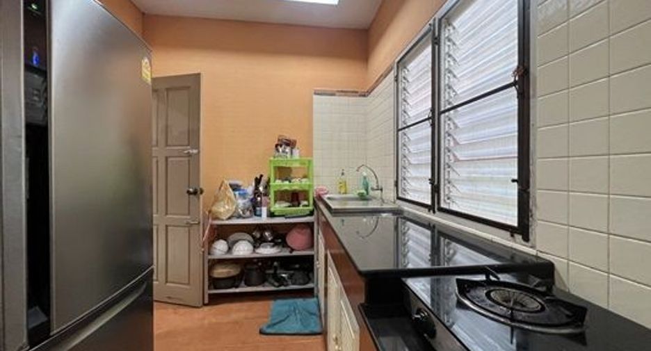 For sale 4 bedrooms house in Min Buri, Bangkok