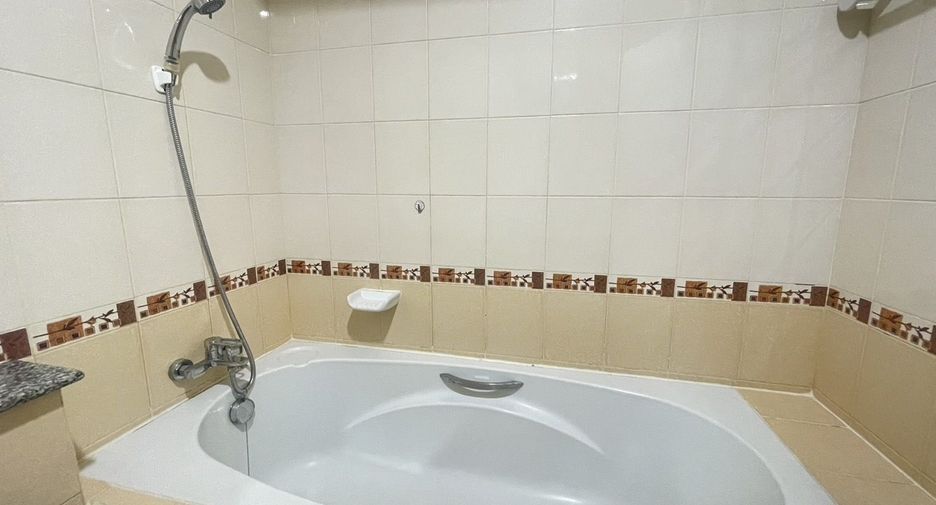 For sale and for rent 1 bed condo in Si Racha, Chonburi