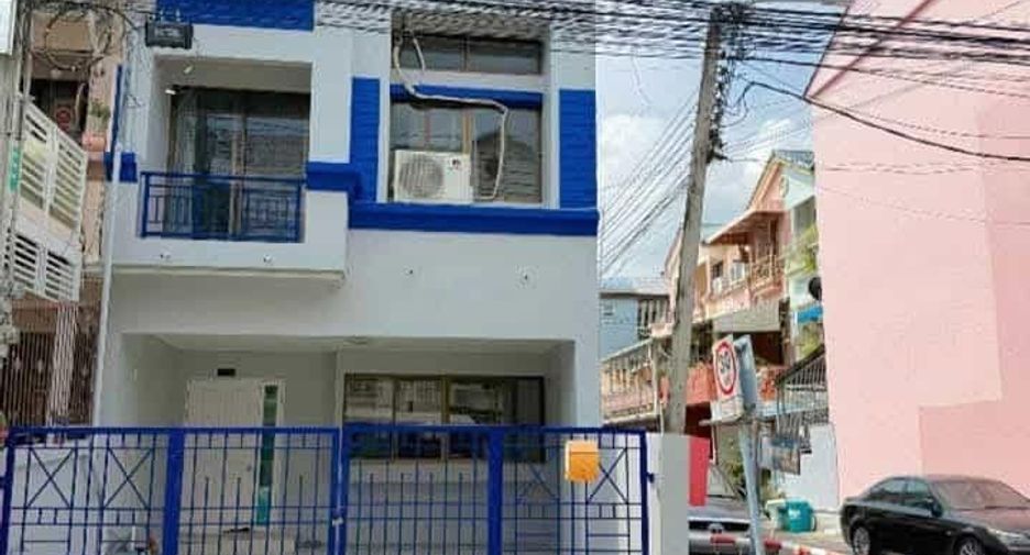 出租 3 卧室 独立屋 在 Wang Thong Lang, 曼谷