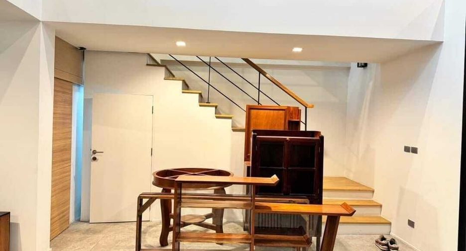 For sale 3 bedrooms townhouse in Lat Phrao, Bangkok