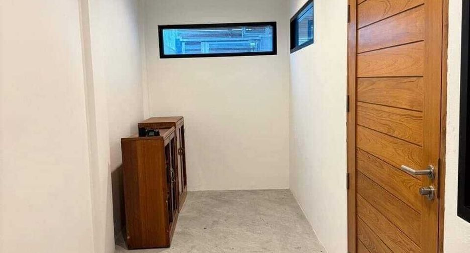 For sale 3 bedrooms townhouse in Lat Phrao, Bangkok