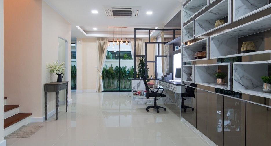For sale 3 bedrooms villa in Bang Lamung, Chonburi