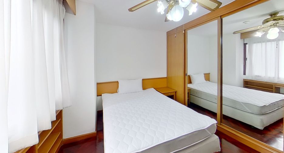 For rent 3 bedrooms condo in Watthana, Bangkok