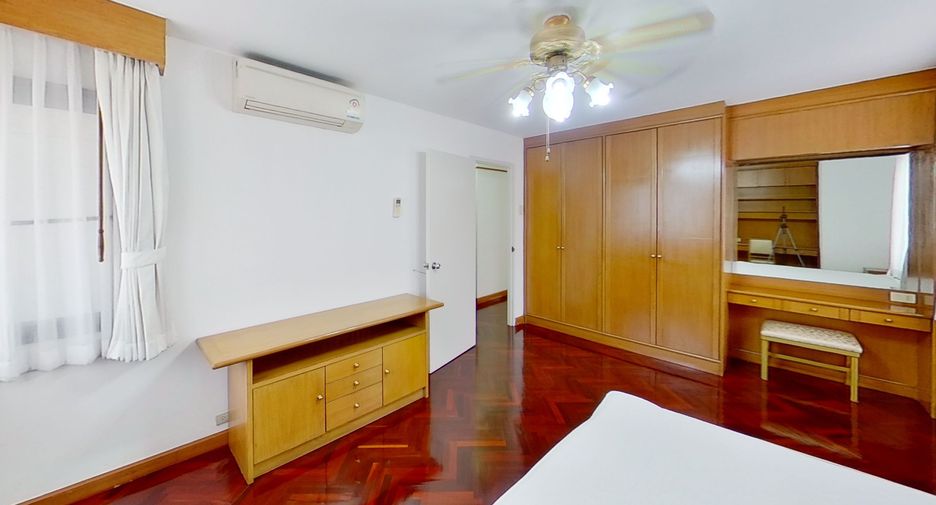 For rent 3 bedrooms condo in Watthana, Bangkok
