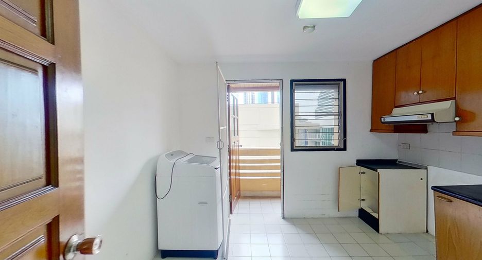 For sale and for rent 3 bedrooms condo in Watthana, Bangkok