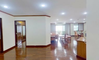 Condo en venta y en alquiler de 3 habitaciones en Watthana, Bangkok