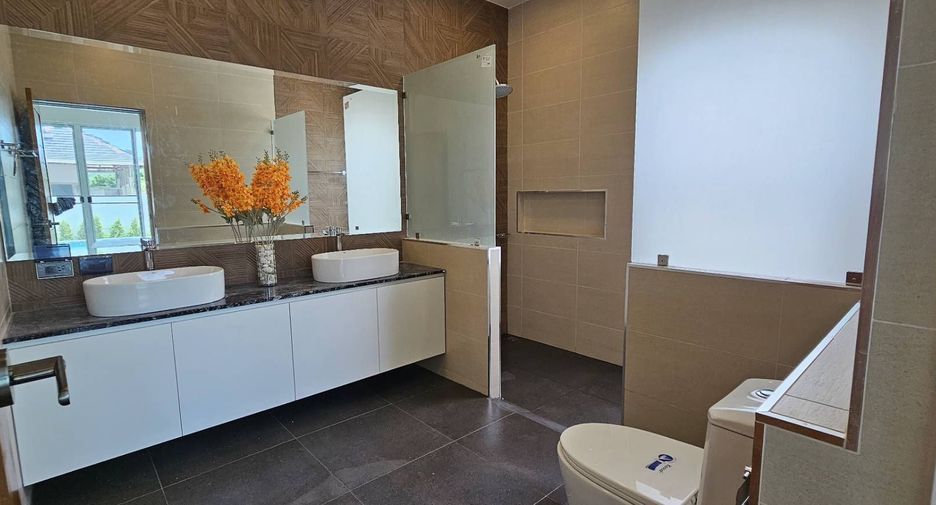 For sale 4 bedrooms villa in Hua Hin, Prachuap Khiri Khan