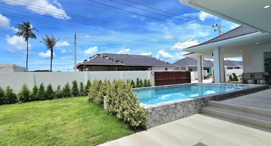 For sale 4 bedrooms villa in Hua Hin, Prachuap Khiri Khan