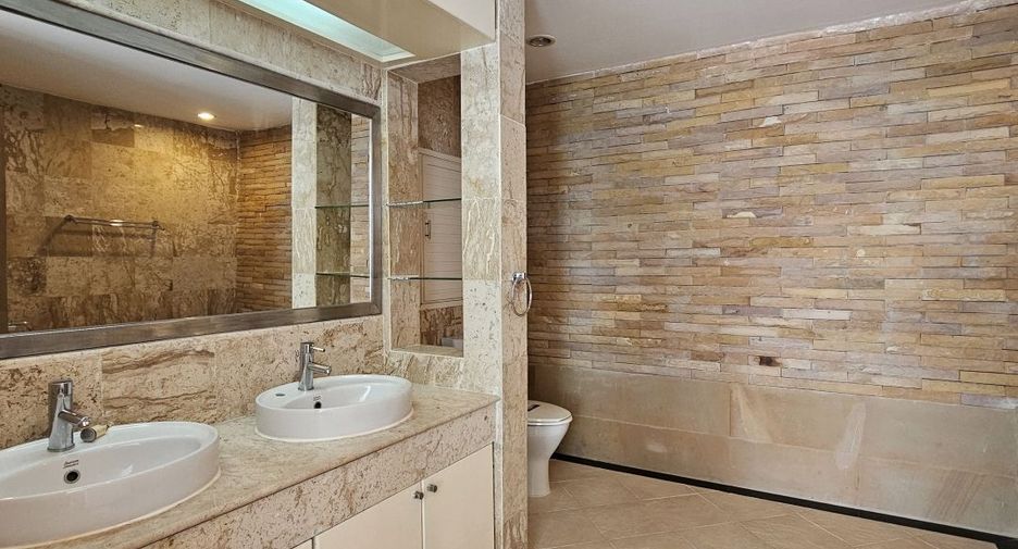 For sale 2 bedrooms condo in Mueang Phuket, Phuket