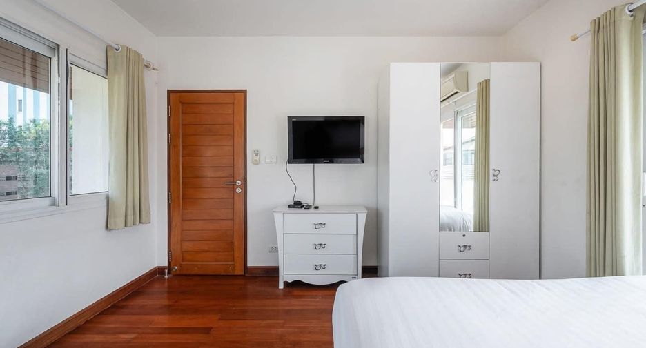 For sale 4 bedrooms villa in Bang Lamung, Chonburi
