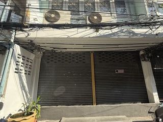 For sale 6 bedrooms retail Space in Watthana, Bangkok