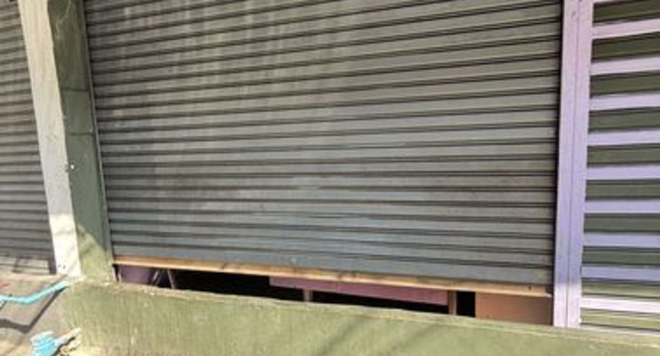 For sale 6 bedrooms retail Space in Watthana, Bangkok