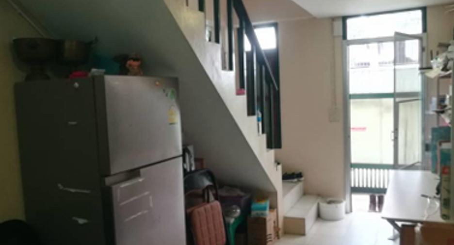 For sale 6 bedrooms house in Khlong Toei, Bangkok