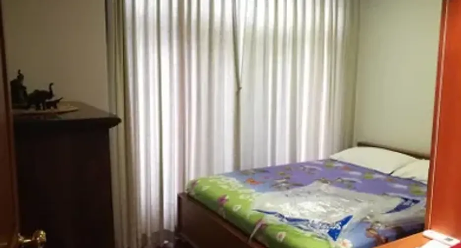 Haus zum Kauf mit 6 Zimmer in Khlong Toei, Bangkok