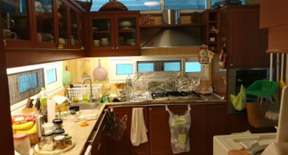 For sale 6 bedrooms house in Khlong Toei, Bangkok