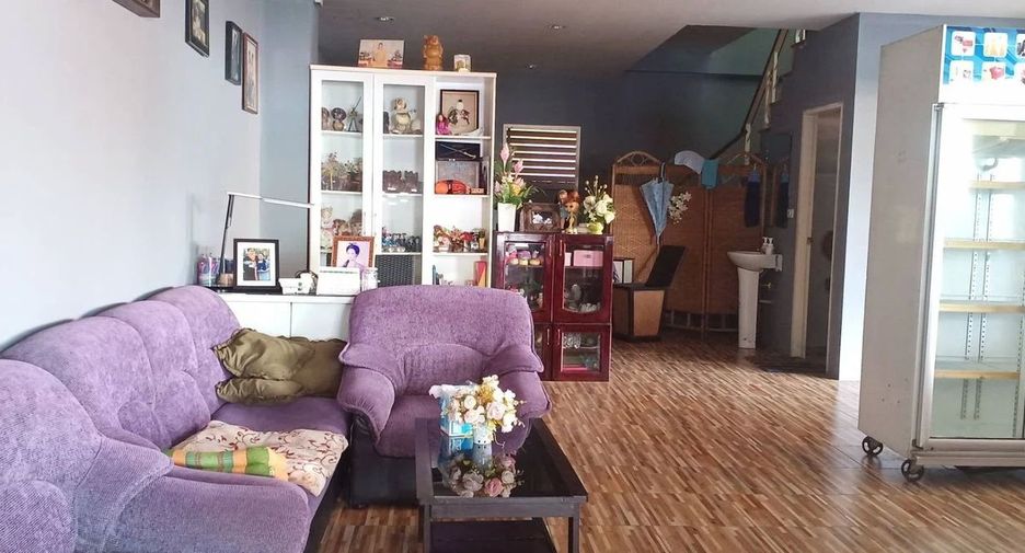 For sale 2 bedrooms townhouse in Bang Lamung, Chonburi