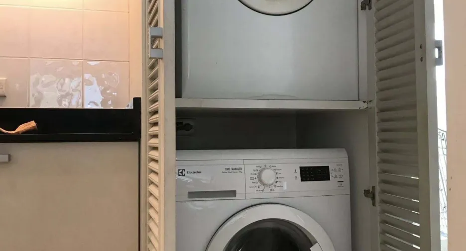 For rent 2 bedrooms condo in Pathum Wan, Bangkok