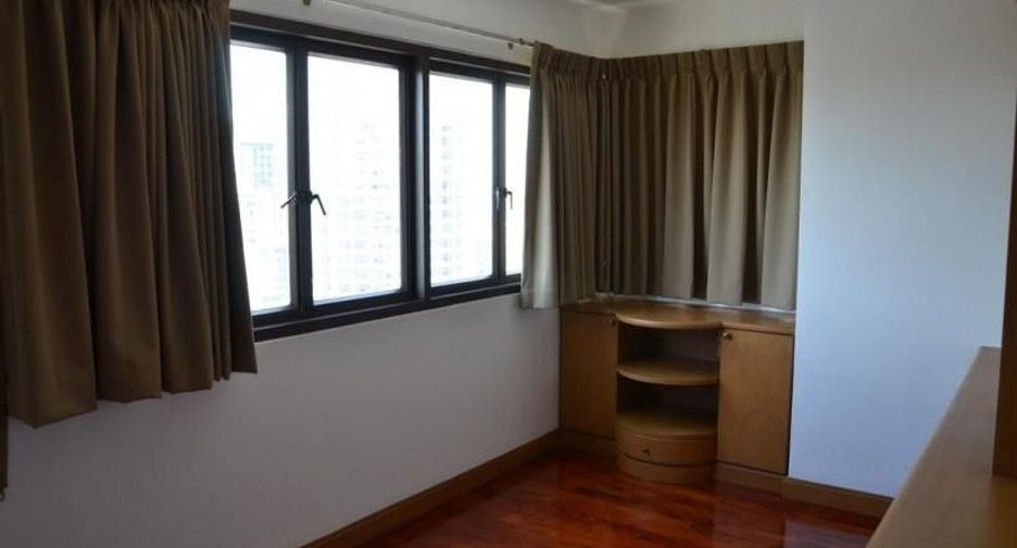 À louer 3 chambres condo à Watthana, Bangkok
