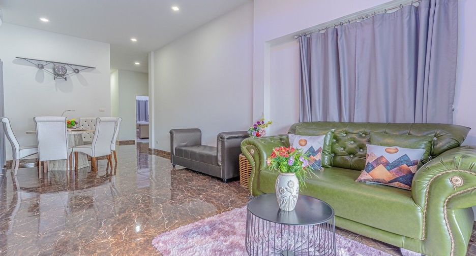 For rent 3 bedrooms villa in Bang Lamung, Chonburi