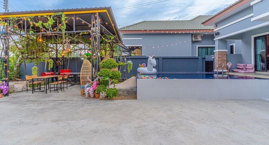 For rent 3 bedrooms villa in Bang Lamung, Chonburi