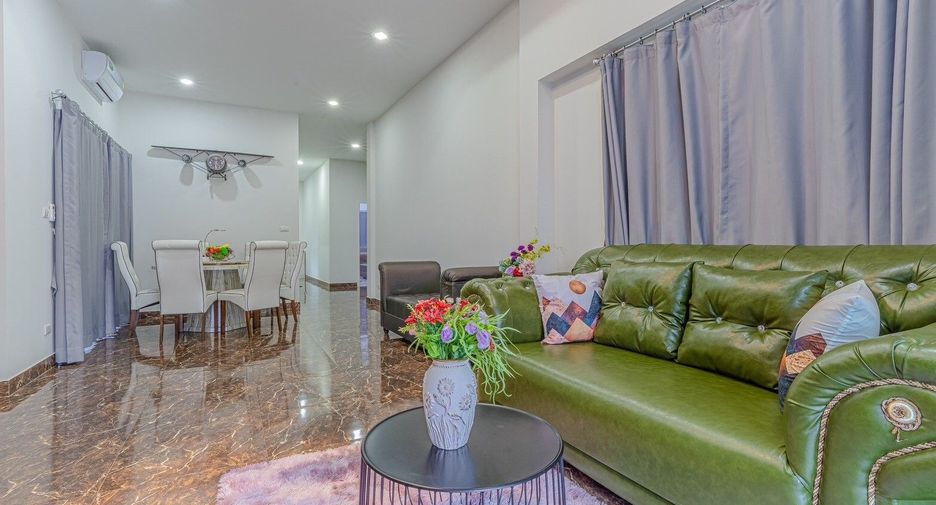 For rent 3 bedrooms villa in Bang Lamung, Chonburi