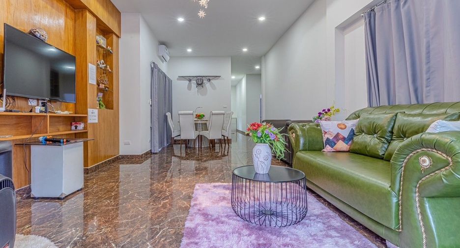 For rent 3 bedrooms villa in Bang Lamung, Chonburi
