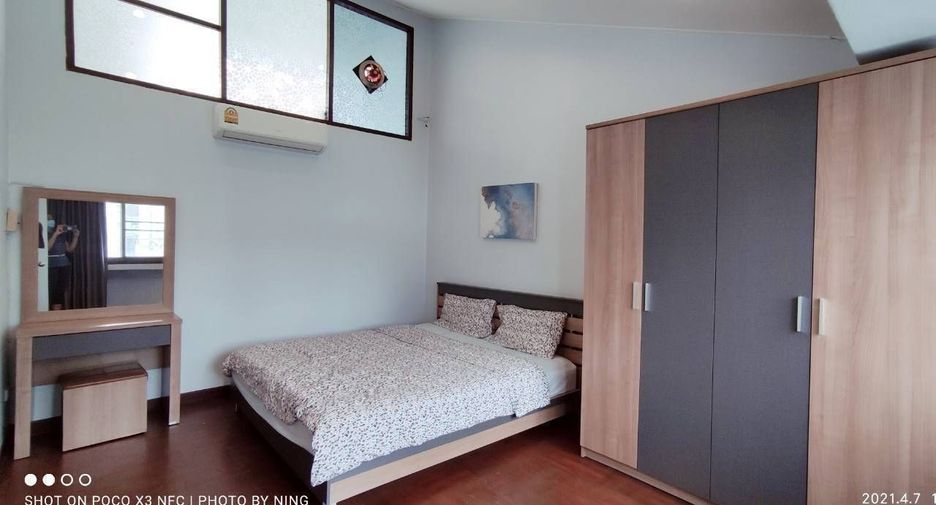 Reihenhaus zur Miete mit 5 Zimmer in Watthana, Bangkok