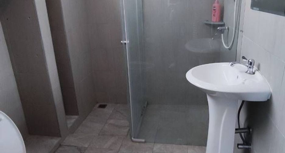 Reihenhaus zur Miete mit 5 Zimmer in Watthana, Bangkok