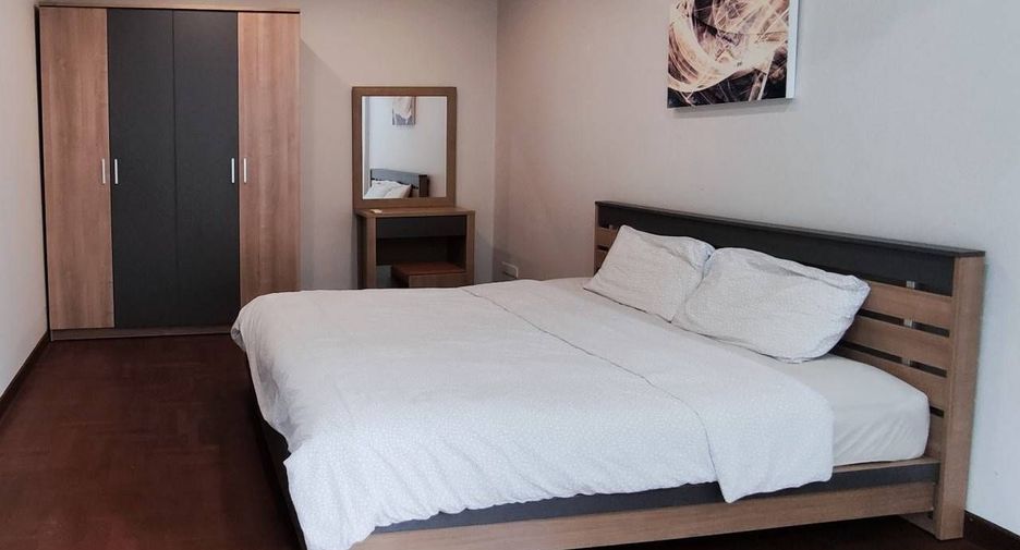 Reihenhaus zur Miete mit 5 Zimmer in Watthana, Bangkok