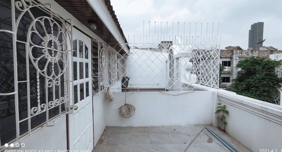 Reihenhaus zur Miete mit 5 Zimmer in Watthana, Bangkok