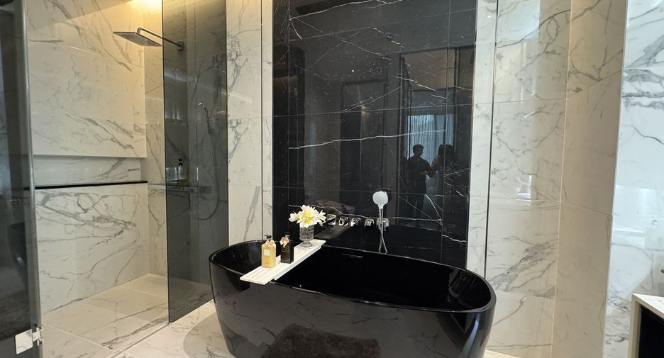 For rent 2 ベッドルーム condo in Watthana, Bangkok