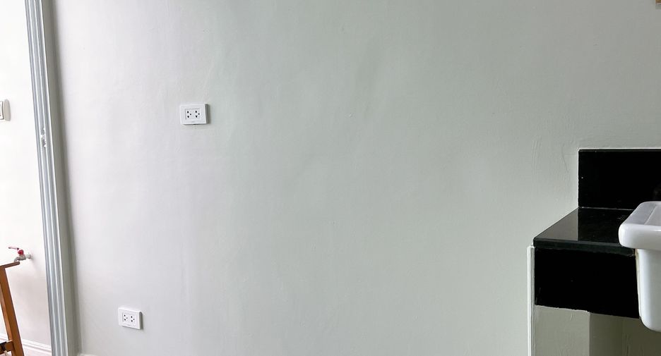 For sale studio condo in Wang Thonglang, Bangkok