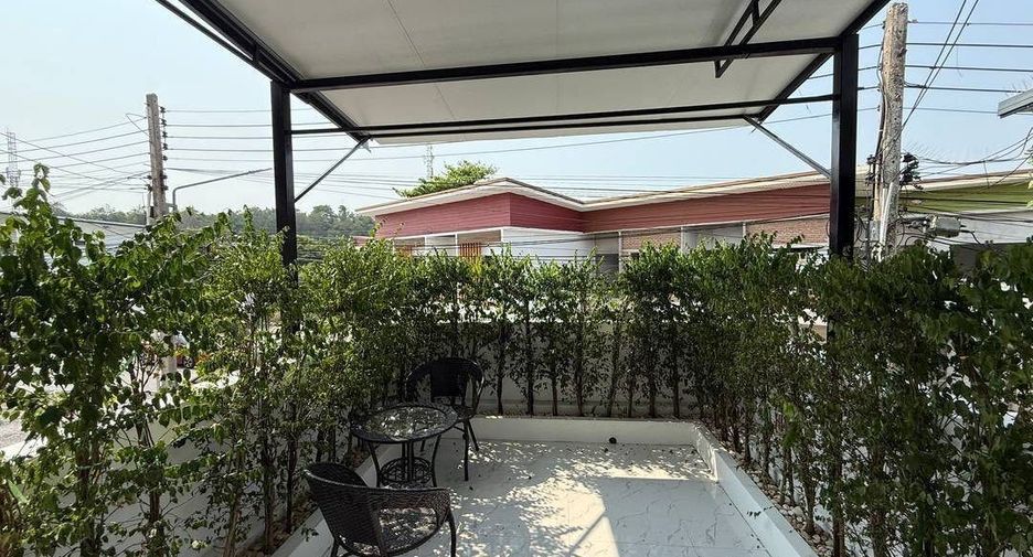 Reihenhaus zur Miete mit 3 Zimmer in Bang Lamung, Chonburi