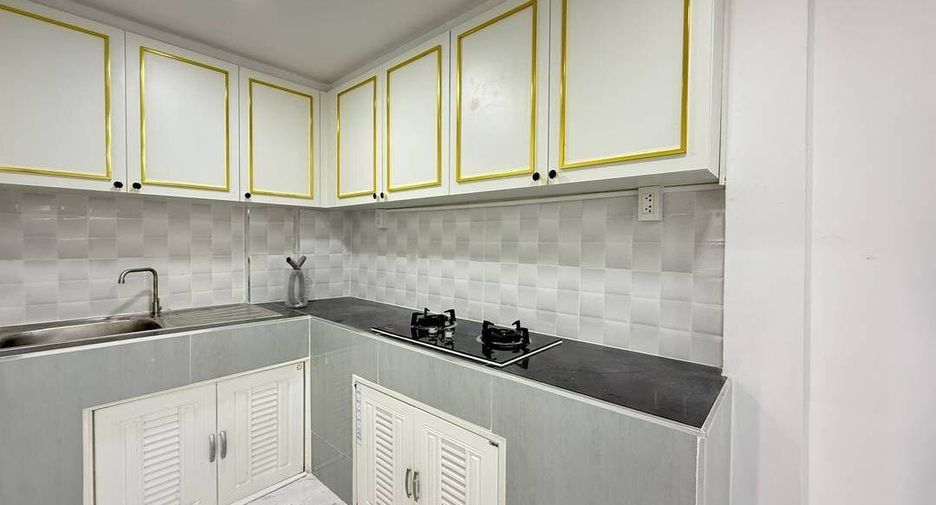 Reihenhaus zur Miete mit 3 Zimmer in Bang Lamung, Chonburi