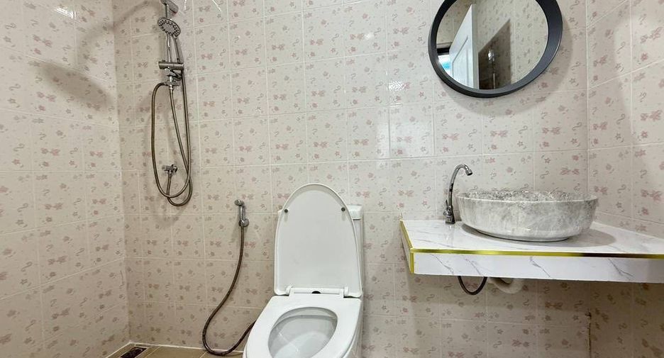 Reihenhaus zur Miete mit 3 Zimmer in Bang Lamung, Chonburi